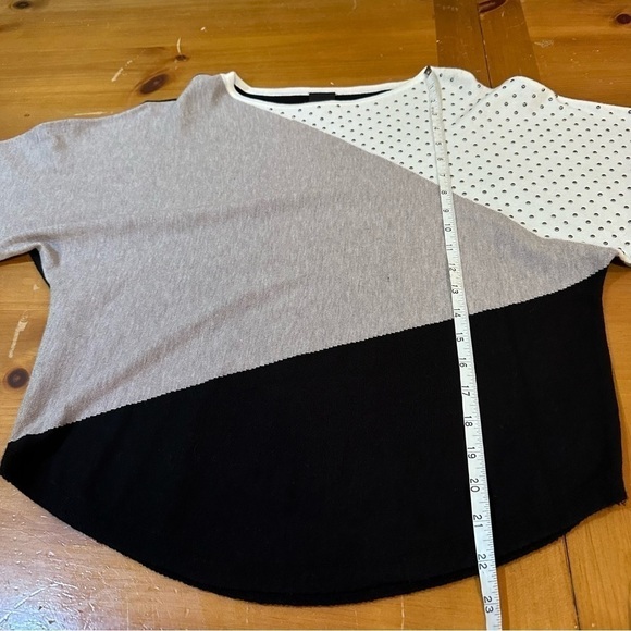 Aaeda color block sweater - Picture 5 of 7